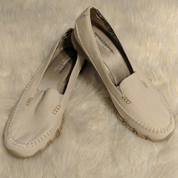 Ladies Skechers memory foam shoes - Picture 1 of 4